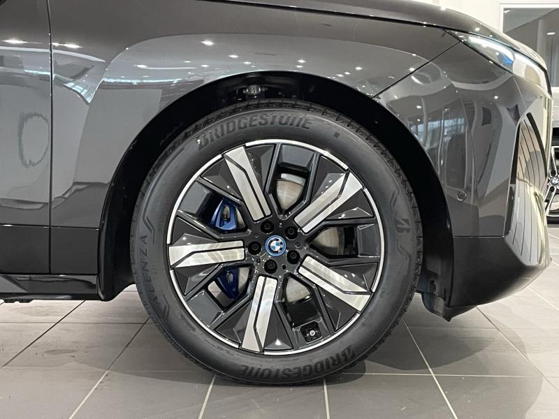 iX xDrive40