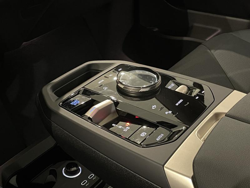 iX xDrive40