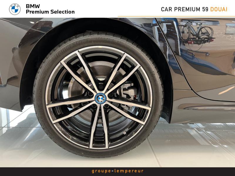 330e xDrive Limousine