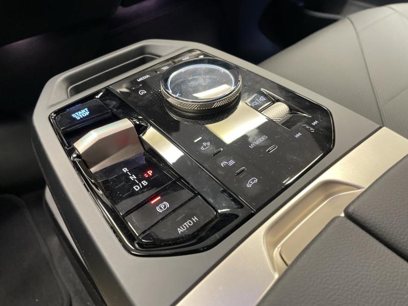 iX xDrive50