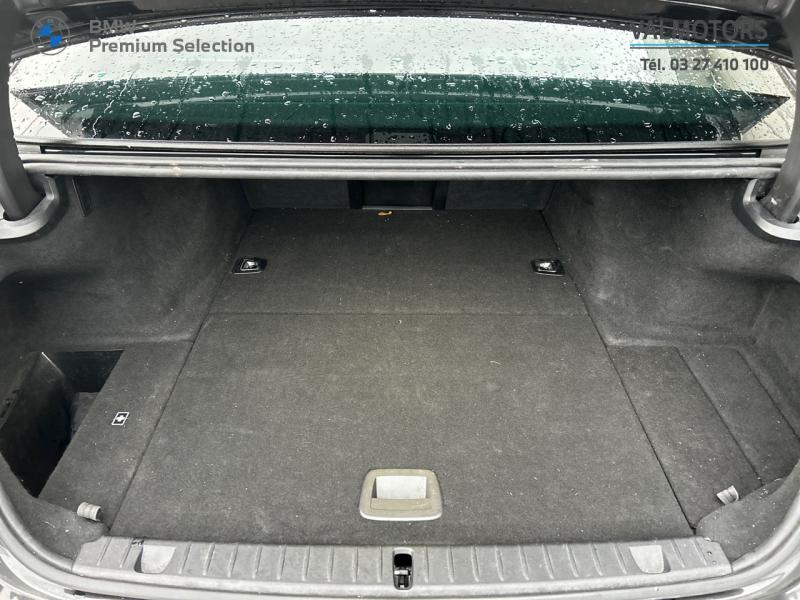 745e Sedan